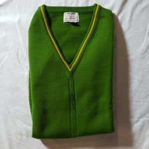 Fully fashioned hand loomed 100% virgin acrylic 34